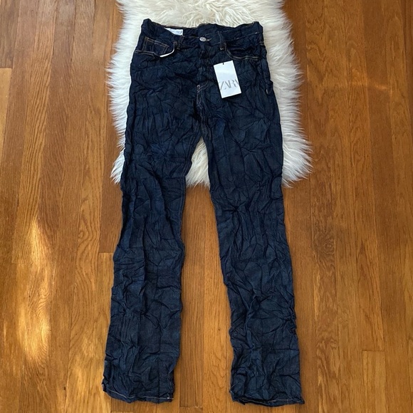 Zara Mid-Waist Wrinkle Effect Jeans - Picture 4 of 12